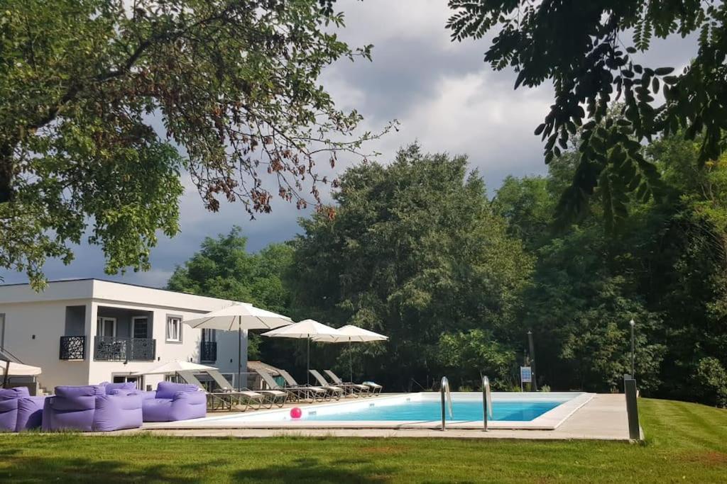 Luxury Villa Cetiri Hrasta Pićan Buitenkant foto