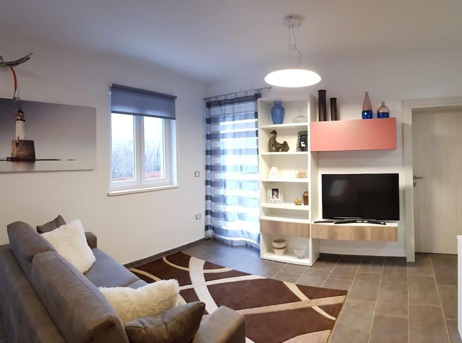 Luxury Villa Cetiri Hrasta Pićan Buitenkant foto