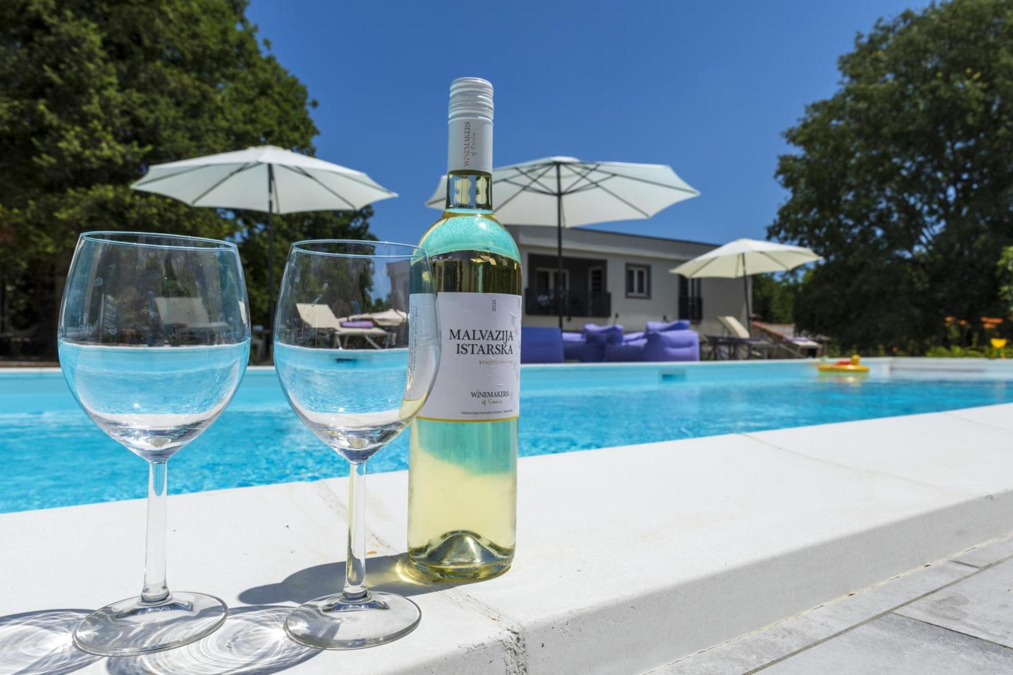 Luxury Villa Cetiri Hrasta Pićan Buitenkant foto